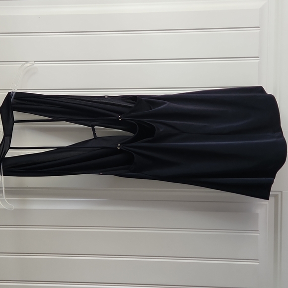 Backless - Picture 3 of 6